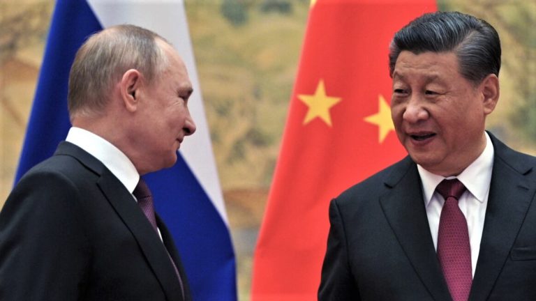 Vladimir Poutine en Chine pour rencontrer son «cher ami» Xi Jinping