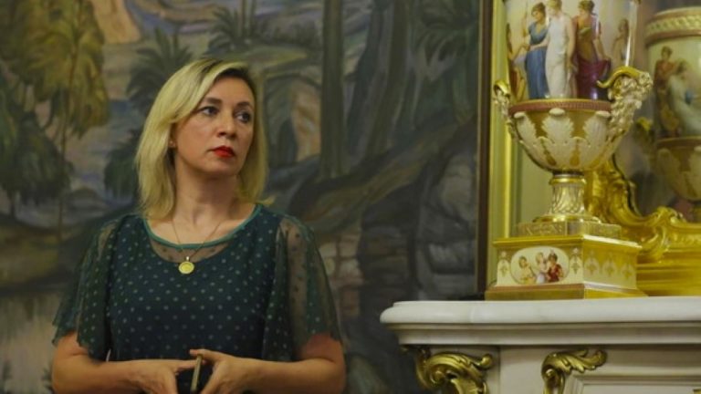 Ucraina-Russia : Maria Zakharova deride Volodymyr Zelensky, «è in overdose»