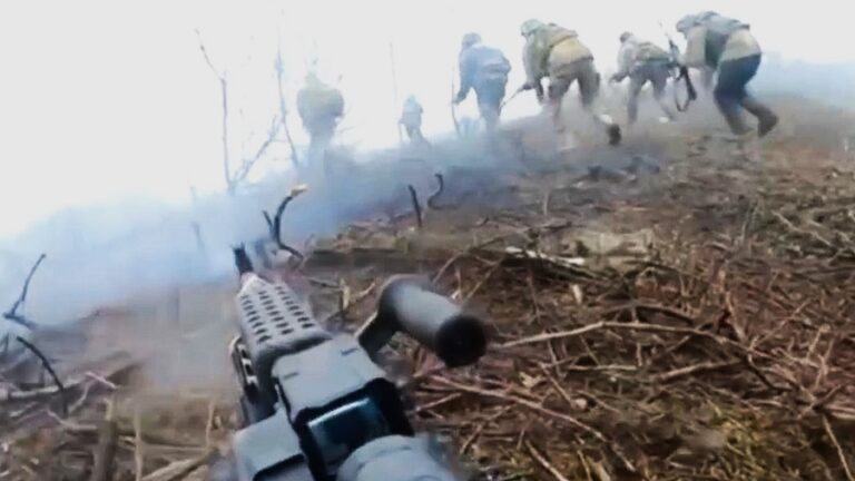 La contre-offensive ukrainienne sur la tranchée de Bakhmout (Vidéo)