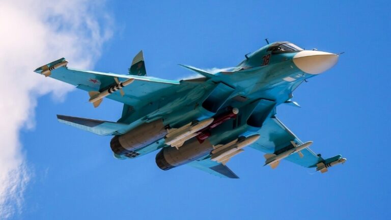 Ukraine-Russie : Kiev confirme l’abattage d’«un chasseur russe Su-25» dans la région d’Avdiivka